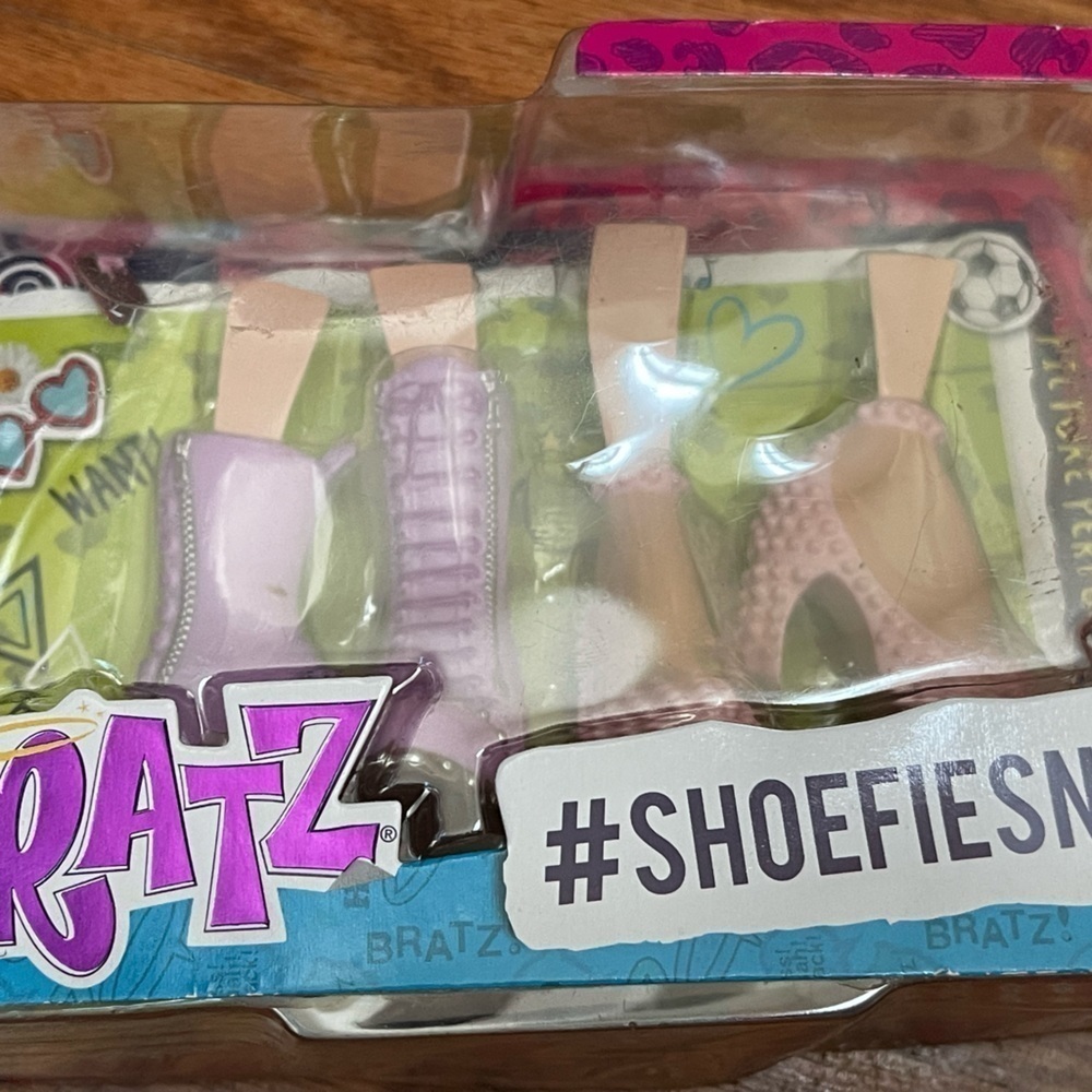 Bratz Shoefie Lovely In Lavender Boots Pink Heels Shoe Set 537113 #Shoefiesnaps.